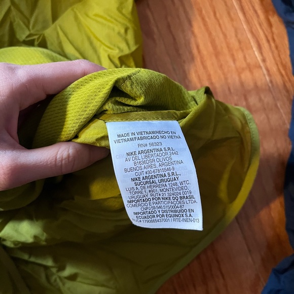 Nike Windrunner jacket green and yellow M - Picture 8 of 8
